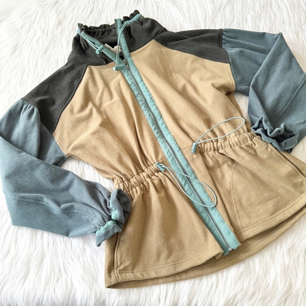 NWT Mystree Fleece Tan Blue Jacket